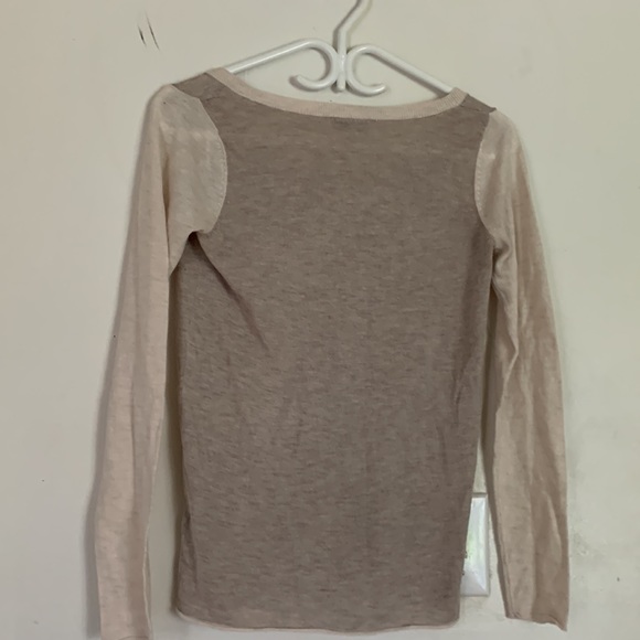 Light weight crewneck sweater top very good condition - Picture 2 of 3